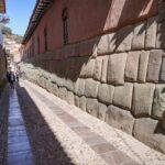 聖布拉斯區與十二角石